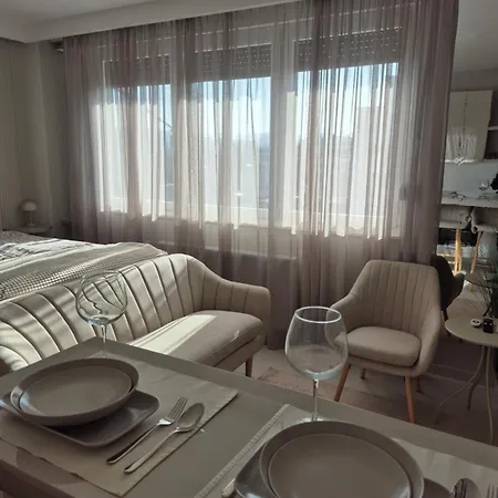 Apartment Cappuccino Lux *